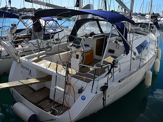 Oceanis 37