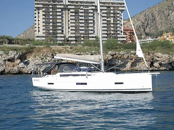 Dufour 430