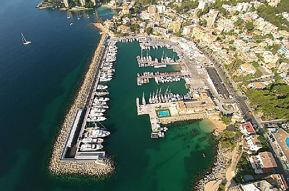  © portcalanova.com