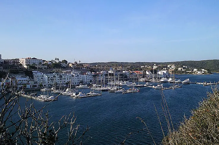 Yachtcharter Menorca, Mahon - Puerto de Mahon © Santiago Lap CC BY-SA 3.0