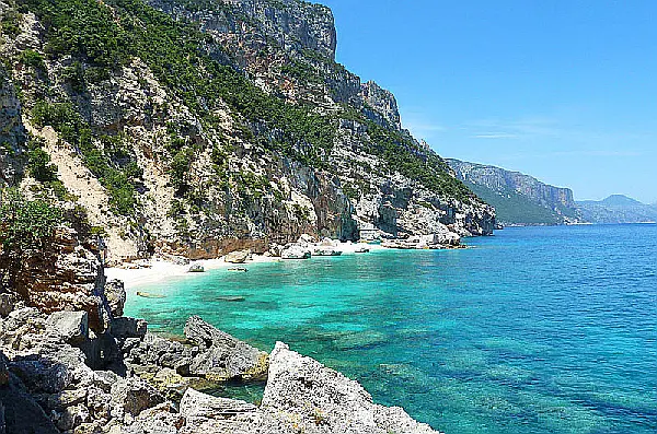 Yachtcharter Sardinien © Roberto Mura CCBY-SA 3.0