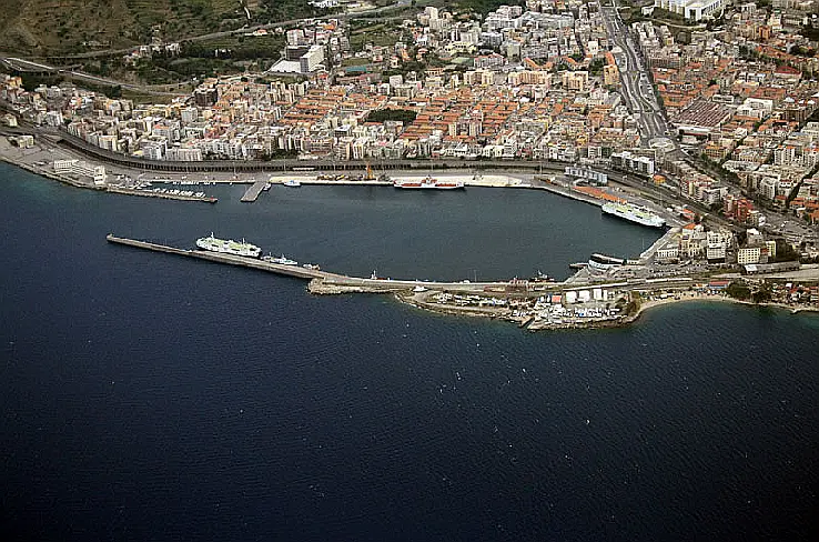 Yachtcharter Reggio Calabria, Marina di Calabria ©Cirimbillo CC BY-SA 3.0