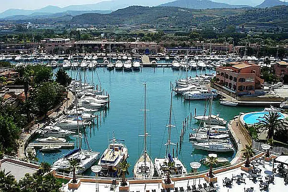  © marinadiportorosa.com