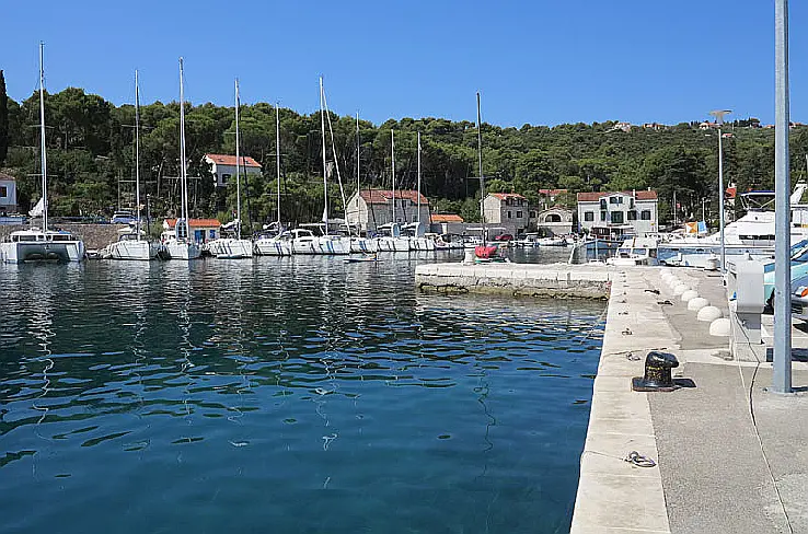 Yachtcharter Rogac  © Joadl CC BY-SA 3.0 at